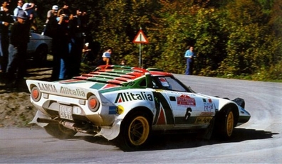 Raffaele (Lele) Pinto - Arnaldo Bernacchini
18º Rally de Sanremo 1976. Lancia Stratos HF (TO L64137). Clasificado 3º.

Del 6 al 9 de Octubre, Sanremo, Imperia, Liguria, Italia.
Superficie: asfalto.

El Rally tenia un total de 1509 km de los que 780 Km divididos en 36 tramos eran especiales, (2 de ellos fueron cancelados SS9 y SS30).

Tomaron la salida 133 equipos, finalizaron 68.@
Palabras clave: Raffaele_Pinto;Lancia;Stratos;Sanremo;1976