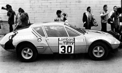 Jean Ragnotti - Jacques Jaubert
25º Lombard RAC Rally 1976. Alpine-Renault A310 (7715 JF 76). Abandonó por el diferencial del coche.
Ecurie Gitanes

Del 27 al 30 de Noviembre, Bath, Inglaterra.
Superficie: tierra.

El Rally tenia un total de 3248 km de los que 504 km divididos en 76 tramos eran especiales, (6 de ellos fueron cancelados, SS2 Speech House, km? SS34 Greystoke, km? SS37 cancelada antes del inicio, km? SS41 Egdon, km? y SS42 Anglebury, km?).

Tomaron la salida 200 equipos, finalizaron 71.@
Palabras clave: Renault;Alpine;RAC_Rally;Gran_Bretaña;1976