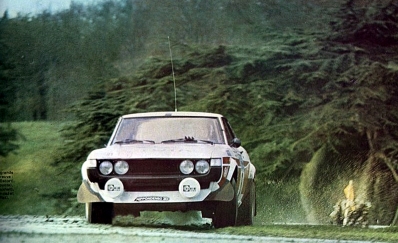 Hannu Mikkola - Arne Hertz
26º Lombard RAC Rally 1977. Toyota Celica RA21 (BYC-885). Clasificado 2º.

Del 20 al 24 de Noviembre, London, York, Inglaterra.
Superficie: tierra - asfalto.

El Rally tenia un total de 3069 km de los que 674.45 km divididos en 69 tramos eran especiales, (2 de ellas fueron canceladas SS54 Cardrona de 9,66 Km y SS56 Elibank de 6,44 Km).

Tomaron la salida 182 equipos, finalizaron 67.@
Palabras clave: ;Toyota;Celica;Gran_Bretaña;1977;RAC_Rally;Inglaterra