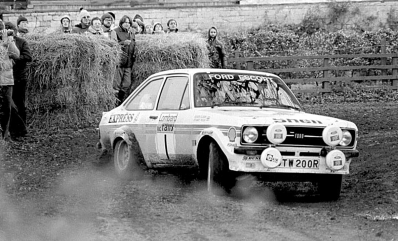 Roger Clark - Stuart Pegg
26º Lombard RAC Rally 1977. Ford Escort RS1800 MKII (STW 200R). Clasificado 4º.

Del 20 al 24 de Noviembre, London, York, Inglaterra.
Superficie: tierra - asfalto.

El Rally tenia un total de 3069 km de los que 674.45 km divididos en 69 tramos eran especiales, (2 de ellas fueron canceladas SS54 Cardrona de 9,66 Km y SS56 Elibank de 6,44 Km).

Tomaron la salida 182 equipos, finalizaron 67.@

Palabras clave: Roger_Clark;Ford;Escort;RS;MKII;Gran_Bretaña;1977;RAC_Rally;MKII;Inglaterra