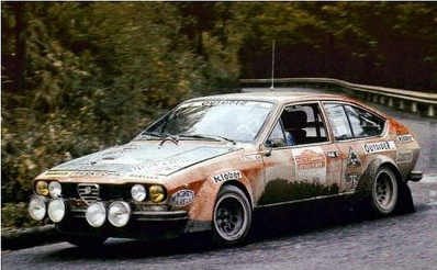 Orlando dall Ava - Alberto Russo
19º Rallye Sanremo 1977. Alfa Romeo Alfetta GT. Clasificado 9º.
Jolly Club

Del 4 al 8 de Octubre, Sanremo, Liguria, Imperia, Italia.
Superficie: asfalto.

El Rally tenia un total de 1608 km de los que 867.35 km divididos en 33 tramos eran especiales, (3 de ellas fueron canceladas SS18 Melogno 2 de 15.30 Km, SS19 Giovetti 2 de 11.50 Km y SS20 Quazzo 2 de 11.90 Km).

Tomaron la salida 133 equipos, finalizaron 38.@
Palabras clave: Alfa_Romeo;Alfetta;Sanremo;1977