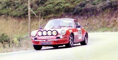 Gerard Swaton - Bernard Cordesse
21º Tour de Corse 1977. Porsche 911 Carrera RS 2.7 (3131 FU 13). Clasificado 9º.

Del 5 al 6 de Noviembre, Ajaccio, Córcega; Francia.
Superficie: asfalto.

El Rally tenia un total de 1350 km de los que 645.80 km divididos en 13 tramos eran especiales.

1ª ETAPA
SS1 Tavera - Bastelica 17.10 km
SS2 Coti - Chiavari 14.80 km
SS3 Acqua d'Oria - Stiliccione 16.50 km
SS4 Muratello - Orone 21.60 kM
SS5 Quenza - Prunelli 131.30 km
SS6 Kamiesh - Zonza 38.50 km
SS7 Olivese - Bains de Guitera 10.10 km
Total etapal 249.90 km

2ª ETAPA
SS8 Palneca - Ghisoni 34.70 km
SS9 St Antoine - Pont St Laurent 97.60 km
SS10 Ponte Nuovo - Teddia 97.40 km
SS11 Talasani - La Porta 24.90 km
SS12 Casta - Pietra Moneta 17.00 km
SS13 Calvi - Vico 124.30 km

Total etapal 395.90 km
Total evento 645.80 km

Se inscribieron 134 equipos, tomaron la salida 120, finalizaron 32.
@
Palabras clave: ;Porsche;Carrera;RS;Corse;Corcega;1977