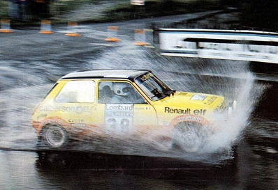 Jean Ragnotti - Jean-Marc Andrié
26º Lombard RAC Rally 1977. Renault 5 Alpine (2529 JR 76). Abandonó por el eje de transmisión en SS34 Dyfnant de 9.66 Km.

Del 20 al 24 de Noviembre, London, York, Inglaterra.
Superficie: tierra - asfalto.

El Rally tenia un total de 3069 km de los que 674.45 km divididos en 69 tramos eran especiales, (2 de ellas fueron canceladas SS54 Cardrona de 9,66 Km y SS56 Elibank de 6,44 Km).

Tomaron la salida 182 equipos, finalizaron 67.@
Palabras clave: ;Alpine;Renault;Gran_Bretaña;1977;RAC_Rally