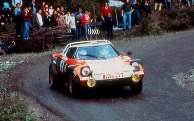 Antonio (Tony) Carello - Maurizio Perissinot
8º Rally 4 Regioni 1978. Lancia Stratos HF (TO L64137). Clasificado 1º.
Lancia Pirelli

Del 19 al 21 de Mayo, Godiasco Salice Terme, Pavía, Lombardía, Italia.
Superficie: asfalto.

El Rally constaba de 2 etapas con 32 tramos cronometrados.
Desconocemos de cuantos kilómetros tanto totales como cronometrados tenía la prueba.

Tomaron la salida 154 equipos, finalizaron 94.@
Palabras clave: Lancia;Stratos;Regioni;1978