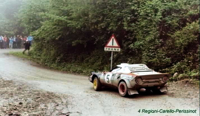 Antonio (Tony) Carello - Maurizio Perissinot
8º Rally 4 Regioni 1978. Lancia Stratos HF (TO L64137). Clasificado 1º.
Lancia Pirelli

Del 19 al 21 de Mayo, Godiasco Salice Terme, Pavía, Lombardía, Italia.
Superficie: asfalto.

El Rally constaba de 2 etapas con 32 tramos cronometrados.
Desconocemos de cuantos kilómetros tanto totales como cronometrados tenía la prueba.

Tomaron la salida 154 equipos, finalizaron 94.@
Palabras clave: Lancia;Stratos;Regioni;1978