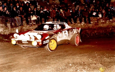 Antonio (Tony) Carello - Maurizio Perissinot
8º Rally 4 Regioni 1978. Lancia Stratos HF (TO L64137). Clasificado 1º.
Lancia Pirelli

Del 19 al 21 de Mayo, Godiasco Salice Terme, Pavía, Lombardía, Italia.
Superficie: asfalto.

El Rally constaba de 2 etapas con 32 tramos cronometrados.
Desconocemos de cuantos kilómetros tanto totales como cronometrados tenía la prueba.

Tomaron la salida 154 equipos, finalizaron 94.@
Palabras clave: Lancia;Stratos;Regioni;1978