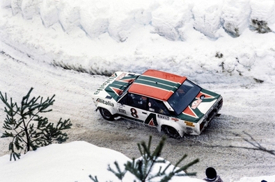 Bernard Darniche - Alain Mahé
46º Rallye Automobile de Monte-Carlo 1978. Fiat 131 Abarth (TO R19728). Clasificado 5º.
Fiat Alitalia

Del 21 al 27 de Enero, Monte-Carlo.
Superficie: asfalto - nieve.

El Rally tenia un total de 4600 km de los que 570 km divididos en 29 tramos eran especiales (5 de ellas fueron canceladas SS8 Col du Fanget de 10 Km, SS10 Serre Chevalier de 10 Km, SS11 Col du Lautaret de 15 Km, SS14 Saint Pierreville de 16 Km y SS15 Burzet de 44 Km).

Se inscribieron 231 equipos, tomaron la salida 216, finalizaron 129.@
Palabras clave: ;Fiat;Abarth;Montecarlo;1978;nieve