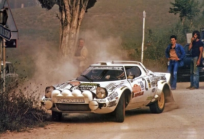 Tony Fassina - Mauro Mannini
21º Rally de Sanremo 1979. Lancia Stratos HF (TO M54374). Clasificado 1º.

Del 1 al 7 de Octubre, Sanremo, Imperia, Liguria, Italia.
Superficie: asfalto - tierra.

El Rally tenia un total de 2941.00 km de los que 962.00 km divididos en 74 tramos eran especiales.

Se inscribieron 72 equipos, tomaron la salida 67, finalizaron 26.

© McKlein.
Palabras clave: Tony_Fassina;Lancia;Stratos;Sanremo;1979