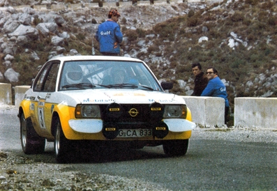 Klaus-Joachim (Jochi) Kleint - Gunter Wanger
27º Rallye de España RACE 1979. Opel Ascona i2000 Gr.2 (GG-CA 833) Opel Euro Händlerteam. Clasificado 2º.

Málaga acogió por primera vez el Rally RACE - Vino de Jerez
Del 19 al 21 de Octubre, Málaga, España.
Superficie: asfalto - tierra.

Tomaron la salida 52 equipos, finalizaron 19.
@
Palabras clave: Jochi_Kleint;Opel;Ascona;Race;España;1979