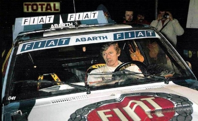 Walter Röhrl - Christian Geistdörfer
48º Rallye Automobile de Monte-Carlo 1980. Fiat 131 Abarth (TO T92359). Clasificado 1º.

Del 19 al 25 de Enero, Monte-Carlo.
Superficie: asfalto - nieve.

El Rally tenia un total de 3063.30 km de los que 695.30 km divididos en 33 tramos eran especiales, (4 de ellas fueron canceladas SS17 Pont du Fosse - Romette de 21 Km, SS20 Col du Corobin de 15 Km, SS32 Pont des Miolans - St Auban 2 de 24 Km y SS33 Roquesteron - Boyon 3 de 18 Km).

Se inscribieron 255 equipos, tomaron la salida 237, finalizaron 88.@
Palabras clave: Walter_Röhrl;Fiat;Abarth;Montecarlo;1980;Personajes