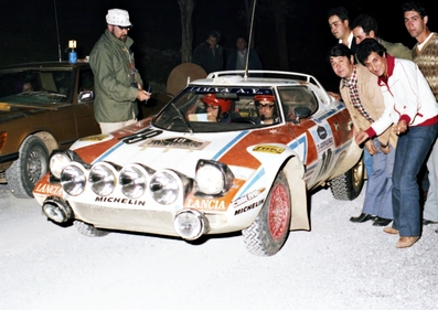 Tassos Livieratos "Siroco" - Emmanouel (Manólis) Makrinos
27º Acropolis Rally 1980. Lancia Stratos HF. Clasificado 9º.

Del 26 al 29 de Mayo, Atenas, Grecia.
Superficie: tierra.

El Rally tenia un total de 2743.86 km de los que 964 km divididos en 56 tramos eran especiales, (una de ellas fue cancelada SS55 Railway de 9,20 Km).

Se inscribieron 154 equipos, tomaron la salida 148, finalizaron 37.


COPYRIGHT Giorgos Davaroukas
@
Palabras clave: Lancia;Stratos;Acropolis;Grecia;1980