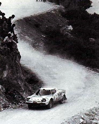 Tassos Livieratos "Siroco" - Emmanouel (Manólis)
27º Acropolis Rally 1980. Lancia Stratos HF. Clasificado 9º.

Del 26 al 29 de Mayo, Atenas, Grecia.
Superficie: tierra.

El Rally tenia un total de 2743.86 km de los que 964 km divididos en 56 tramos eran especiales, (una de ellas fue cancelada SS55 Railway de 9,20 Km).

Se inscribieron 154 equipos, tomaron la salida 148, finalizaron 37.@
Palabras clave: Lancia;Stratos;Acropolis;Grecia;1980