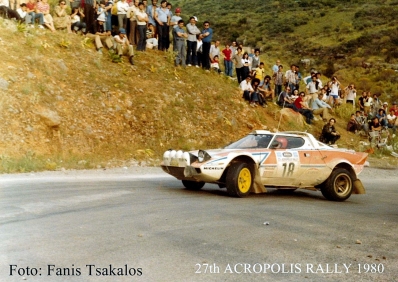 Tassos Livieratos (Siroco) - Emmanouel (Manólis)
27º Acropolis Rally 1980. Lancia Stratos HF. Clasificado 9º.

Del 26 al 29 de Mayo, Atenas, Grecia.
Superficie: tierra.

El Rally tenia un total de 2743.86 km de los que 964 km divididos en 56 tramos eran especiales, (una de ellas fue cancelada SS55 Railway de 9,20 Km).

Se inscribieron 154 equipos, tomaron la salida 148, finalizaron 37.@
Palabras clave: Lancia;Stratos;Acropolis;Grecia;1980