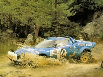Bernard Darniche - Alain Mahé
27º Acropolis Rally 1980. Lancia Stratos HF (TO N14329). Abandonó por la dirección del coche en SS14 Aliakamon Lake de 15,20 Km.

Del 26 al 29 de Mayo, Atenas, Grecia.
Superficie: tierra.

El Rally tenia un total de 2743.86 km de los que 964 km divididos en 56 tramos eran especiales, (una de ellas fue cancelada SS55 Railway de 9,20 Km).

Se inscribieron 154 equipos, tomaron la salida 148, finalizaron 37.@
Palabras clave: ;Lancia;Stratos;Acropolis;Grecia;1980
