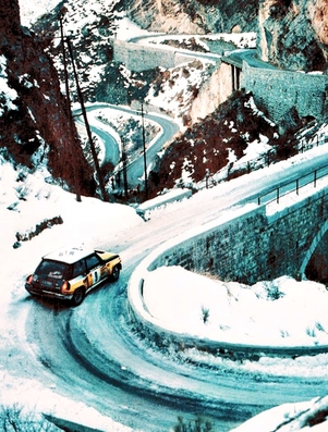 Jean Ragnotti - Jean-Marc Andrie
49º Rallye Automobile de Monte-Carlo 1981. Renault 5 Turbo (440 VB 91). Clasificado 1º.
Renault Elf

Jean Ragnotti y Jean-Luc Thérier lucharon durante toda la prueba para mantenerse en la primera posición, hasta que en el primer tramo de la última etapa, SS25 Moulinet - La Bollène 2 (Turini) de 22.00 km, y durante su descenso, unos energúmenos tiraron nieve en una de las curvas justo antes del paso del Porsche 911 SC (4769 RP 34) de Jean-Luc Thérier, saliéndose éste de pista y perdiendo mucho tiempo para volver a ella, quedando al final de la prueba en 95º lugar.

Del 24 al 30 de Enero, Monte-Carlo.
Superficie: asfalto - nieve.

El Rally tenia un total de 3930.00 km de los que 750.00 km divididos en 32 tramos eran especiales.

Se inscribieron 274 equipos, tomaron la salida 263, finalizaron 133.@
Palabras clave: Renault;Turbo;Montecarlo;1981;nieve