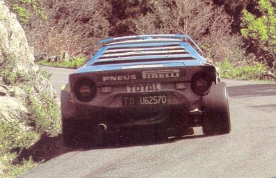 Bernard Darniche - Alain Mahé
25º Tour de Corse - Rallye de France 1981. Lancia Stratos HF (TO U62570). Clasificado 1º.
Team Chardonnet

Del 30 de Abril al 2 de Mayo, Ajaccio.
Superficie: asfalto.

El Rally tenia un total de 1613 km de los que 1144 km divididos en 24 tramos eran especiales.

Se inscribieron 126 equipos, tomaron la salida 120, finalizaron 42.@
Palabras clave: Lancia;Stratos;Corcega;Corse;1981