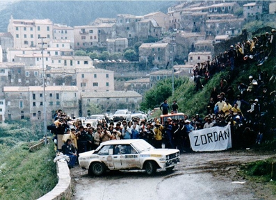 Adartico Vudafieri - Arnaldo Bernacchini
14º Rallye dell'Isola d'Elba 1981. Fiat 131 Abarth (TO P35975). Clasificado 1º.
Jolly Club

Del 22 al 24 de Abril, Campo di Marina, Toscana, Livorno, Italia.
Superficie: asfalto - tierra.

Tomaron la salida 112 equipos, finalizaron 33.@
Palabras clave: Elba;Fiat;1981