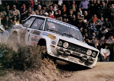 Adartico Vudafieri - Arnaldo Bernacchini
14º Rallye dell'Isola d'Elba 1981. Fiat 131 Abarth (TO P35975). Clasificado 1º.
Jolly Club

Del 22 al 24 de Abril, Campo di Marina, Toscana, Livorno, Italia.
Superficie: asfalto - tierra.

Tomaron la salida 112 equipos, finalizaron 33.@
Palabras clave: Elba;Fiat;1981