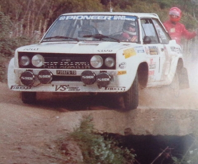 Adartico Vudafieri - Arnaldo Bernacchini
14º Rallye dell'Isola d'Elba 1981. Fiat 131 Abarth (TO P35975). Clasificado 1º.
Jolly Club

Del 22 al 24 de Abril, Campo di Marina, Toscana, Livorno, Italia.
Superficie: asfalto - tierra.

Tomaron la salida 112 equipos, finalizaron 33.@
Palabras clave: Elba;Fiat;Abarth;1981