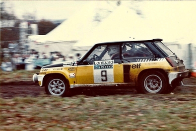 Jean Ragnotti - Martin Holmes
30º Lombard RAC Rally 1981. Renault 5 Turbo (440 VB 91). Clasificado 5º.

Del 22 al 24 de Noviembre, Chester, Cheshire, Inglaterra.
Superficie: asfalto - tierra.

El Rally tenia un total de 2720.00 km de los que 722.00 km divididos en 65 tramos eran especiales.

Se inscribieron 154 equipos, tomaron la salida 151, finalizaron 54.@
Palabras clave: ;Renault;Turbo;Gran_Bretaña;RAC_Rally;1981
