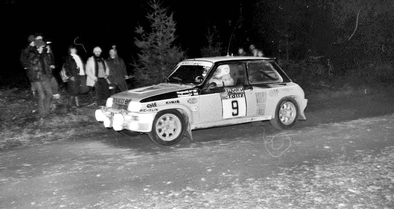 Jean Ragnotti - Martin Holmes
30º Lombard RAC Rally 1981. Renault 5 Turbo (440 VB 91). Clasificado 5º.

Del 22 al 24 de Noviembre, Chester, Cheshire, Inglaterra.
Superficie: asfalto - tierra.

El Rally tenia un total de 2720.00 km de los que 722.00 km divididos en 65 tramos eran especiales.

Se inscribieron 154 equipos, tomaron la salida 151, finalizaron 54.@
Palabras clave: ;Renault;Turbo;Gran_Bretaña;RAC_Rally;1981