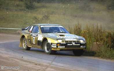 Walter Röhrl - Christian Geistdörfer
14º Int. AvD/STH Hunsrück Rallye 1981. Porsche 924 Carrera GTS (S EK 8747). Abandonó por accidente quedando 106º.

Del 31 de Julio al 1 de Agosto, en Idar Oberstein, Alemania.
Superficie: asfalto - tierra.

El Rally tenia un total de 1017.00 km de los que 566.88 km divididos en 28 tramos eran especiales.

Tomaron la salida 247 equipos, finalizaron 172.

© Herman Sels
@
Palabras clave: Walter_Röhrl;Porsche;Carrera;Hunsrück_Rallye;1981