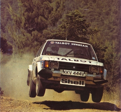Henri Toivonen - Fred Gallagher
28º Acrópolis Rally 1981. Talbot Sunbeam Lotus (KKV 444V). Abandonó por la pérdida de los espárragos de la rueda en SS30 New Distomon 2 de 10 Km.

Del 1 al 4 de Junio, Atenas, Piraeus, Grecia.
Superficie: tierra.

El Rally tenia un total de 2506 km de los que 995.59 km divididos en 57 tramos eran especiales, (2 de ellas fueron canceladas SS4 New Prodromos de 33 Km y SS35 Mandra de 7.90 Km).

Tomaron la salida 133 equipos, finalizaron 22.@
Palabras clave: Henri_Toivonen;Talbot;Sunbeam;Lotus;Grecia;Acropolis;1981