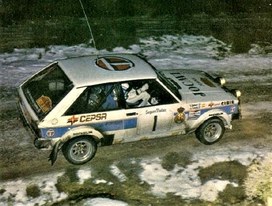 Antonio Zanini Sans - Victor Sabater
18º Rally Catalunya 1982. Talbot Sunbeam Lotus. Clasificado 1º.
PHOTO en el tramo de Prades.
Tomaron la salida 62 equipos, finalizaron 21.@
Palabras clave: ;Catalunya;Talbot;Sunbeam;Lotus;1982;Nieve