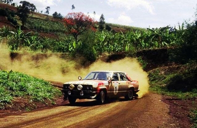 Chandrashekhar Mehta - Mike Doughty
30º Marlboro Safari Rally 1982. Nissan Violet GT (KNY59NA8198). Clasificado 1º.
D.T. Dobie & Co

Del 8 al 12 de Abril, Nairobi, Kenya, Africa.
Superficie: tierra.

El Rally tenia un total de 5120 km con 83 controles horarios.

Tomaron la salida 73 equipos, finalizaron 21.@
Palabras clave: Datsun;Violet;Safari;1982
