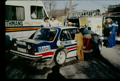 Asistencia en el 50º Rallye Automobile de Monte-Carlo 1982 del Equipo Rothmans Opel Rally Team

En el Opel Ascona 400 (GG-CK 188) de Walter Röhrl - Christian Geistdörfer, Clasificado 1º.

Del 16 al 22 de Enero, Monte Carlo.
Superficie: asfalto - nieve.

El Rally tenia un total de 4082.71 km de los que 747.81 km divididos en 32 tramos eran especiales, (2 de ellas fueron canceladas SS7 Trigance - Chateauvieux 1 de 28,53 Km y SS15 St Jean en Royans - La Chapelle en Vercors de 38,67 Km).

Se inscribieron 306 equipos, tomaron la salida 299, finalizaron 140.@
Palabras clave: Walter_Röhrl;Opel;Ascona;Montecarlo;1982;Asistencias