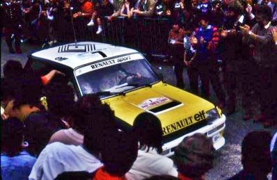 Jean Ragnotti - Jean-Marc Andrié
26º Tour de Corse - Rallye de France 1982. Renault 5 Turbo (50 VP 91). Clasificado 1º.
Renault Elf

Del 6 al 8 de Mayo, Ajaccio, Córcega, Francia.
Superficie: asfalto.

El Rally tenia un total de 1616.70 km de los que 1176.10 km divididos en 27 tramos eran especiales.

Se inscribieron 181 equipos, tomaron la salida 177, finalizaron 47.@
Palabras clave: Renault;Turbo;Corcega;1982;Corse