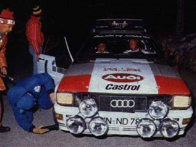 Hannu Mikkola - Arne Hertz
50º Rallye Automobile de Monte-Carlo 1982. Audi Quattro (IN-ND 78). Clasificado 2º.
Audi Sport

Del 16 al 22 de Enero, Monte Carlo.
Superficie: asfalto - nieve.

El Rally tenia un total de 4082.71 km de los que 747.81 km divididos en 32 tramos eran especiales, (2 de ellas fueron canceladas SS7 Trigance - Chateauvieux 1 de 28,53 Km y SS15 St Jean en Royans - La Chapelle en Vercors de 38,67 Km).

Se inscribieron 306 equipos, tomaron la salida 299, finalizaron 140.@
Palabras clave: Audi;Quattro;Montecarlo;1982