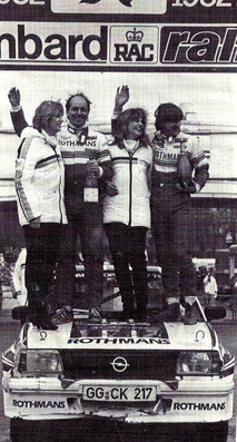 Henri Toivonen - Fred Gallagher
31º Lombard RAC Rally 1982. Opel Ascona 400 (GG-CK 217). Clasificado 3º.
Rothmans Opel Rally Team

Del 21 al 25 de Noviembre, York, Inglaterra.
Superficie: asfalto - tierra.

El Rally tenia un total de 2970.00 km de los que 711.73 km divididos en 69 tramos eran especiales, (una de ellas fue cancelada SS46 Yair de 8.53 Km).

Se inscribieron 161 equipos, tomaron la salida 146, finalizaron 63.@
Palabras clave: Henri_Toivonen;Opel;Ascona;Gran_Bretaña;1982;Lombard_RAC_Rally;Personajes;Inglaterra