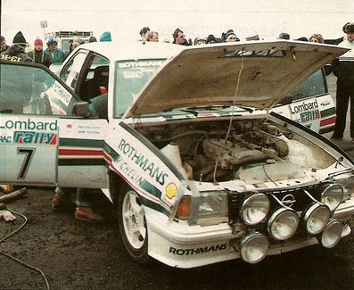 Henri Toivonen - Fred Gallagher
31º Lombard RAC Rally 1982. Opel Ascona 400 (GG-CK 217). Clasificado 3º.
Rothmans Opel Rally Team

Del 21 al 25 de Noviembre, York, Inglaterra.
Superficie: asfalto - tierra.

El Rally tenia un total de 2970.00 km de los que 711.73 km divididos en 69 tramos eran especiales, (una de ellas fue cancelada SS46 Yair de 8.53 Km).

Se inscribieron 161 equipos, tomaron la salida 146, finalizaron 63.@
Palabras clave: Henri_Toivonen;Opel;Ascona;Gran_Bretaña;1982;RAC_Rally;Inglaterra