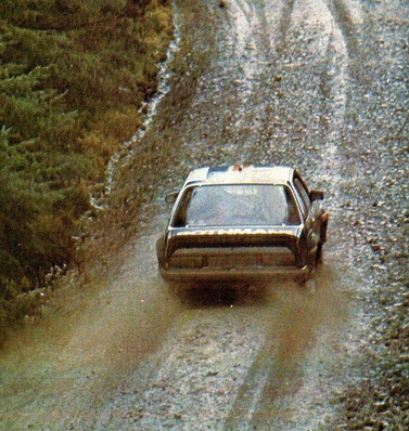Henri Toivonen - Fred Gallagher
31º Lombard RAC Rally 1982. Opel Ascona 400 (GG-CK 217). Clasificado 3º.
Rothmans Opel Rally Team

Del 21 al 25 de Noviembre, York, Inglaterra.
Superficie: asfalto - tierra.

El Rally tenia un total de 2970.00 km de los que 711.73 km divididos en 69 tramos eran especiales, (una de ellas fue cancelada SS46 Yair de 8.53 Km).

Se inscribieron 161 equipos, tomaron la salida 146, finalizaron 63.@
Palabras clave: Henri_Toivonen;Opel;Ascona;Gran_Bretaña;1982;RAC_Rally;Inglaterra