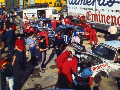 Asistencia en el 50º Rallye Automobile de Monte-Carlo 1982
En los Posche 911 SC de:

#8 (9262 SC 34) Jean-Luc Thérier - Michel Vial, clasificado 3º.
Esso

#4 (2501 SF 34) Guy Fréquelin - Jean-François Fauchille, clasificado 4º.
Esso

El otro #6 Porsche 911 SC (4852 SC 34) Björn Waldegard - Hans Thorszelius, clasificado 92º.
Eminence Alméras

Del 16 al 22 de Enero, Monte Carlo.
Superficie: asfalto - nieve.

El Rally tenia un total de 4082.71 km de los que 747.81 km divididos en 32 tramos eran especiales, (2 de ellas fueron canceladas SS7 Trigance - Chateauvieux 1 de 28,53 Km y SS15 St Jean en Royans - La Chapelle en Vercors de 38,67 Km).

Se inscribieron 306 equipos, tomaron la salida 299, finalizaron 140.@
Palabras clave: Porsche;SC;Montecarlo;1982;Hans_Thorszelius;Asistencias