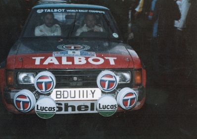 Stig Blomqvist - Bjorn Cederberg
31º Lombard RAC Rally 1982. Talbot Lotus Sunbeam. BDU (111Y). Clasificado 8º.

Del 21 al 25 de Noviembre, York, Inglaterra.
Superficie: asfalto - tierra.

El Rally tenia un total de 2970.00 km de los que 711.73 km divididos en 69 tramos eran especiales, (una de ellas fue cancelada SS46 Yair de 8.53 Km).

Se inscribieron 161 equipos, tomaron la salida 146, finalizaron 63.@
Palabras clave: Stig_Blomqvist;Talbot;Sunbeam;Lotus;Gran_Bretaña;1982;RAC_Rally