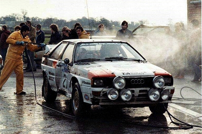 John Buffum - Neil Wilson
31º Lombard RAC Rally 1982. Audi Quattro (E344). Clasificado 12º.

Del 21 al 25 de Noviembre, York, Inglaterra.
Superficie: asfalto - tierra.

El Rally tenia un total de 2970.00 km de los que 711.73 km divididos en 69 tramos eran especiales, (una de ellas fue cancelada SS46 Yair de 8.53 Km).

Se inscribieron 161 equipos, tomaron la salida 146, finalizaron 63.@
Palabras clave: Audi;Quattro;Gran_Bretaña;1982
