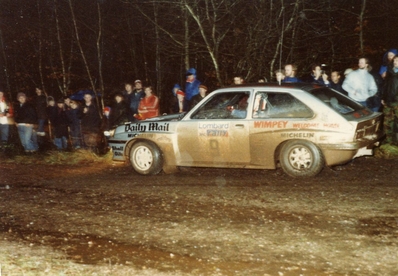 Anthony (Tony) Pond - Rob Arthur
31º Lombard RAC Rally 1982. Vauxhall Chevette 2300 HSR (KFL 306W). Abandonó por daños de accidente en SS10 Margam de 18.19 km.
Blydenstein Racing

Del 21 al 25 de Noviembre, York, Inglaterra.
Superficie: asfalto - tierra.

El Rally tenia un total de 2970.00 km de los que 711.73 km divididos en 69 tramos eran especiales, (una de ellas fue cancelada SS46 Yair de 8.53 Km).

Se inscribieron 161 equipos, tomaron la salida 146, finalizaron 63.@
Palabras clave: Vauxhall;Chevette;Gran_Bretaña;RAC_Rally;1982