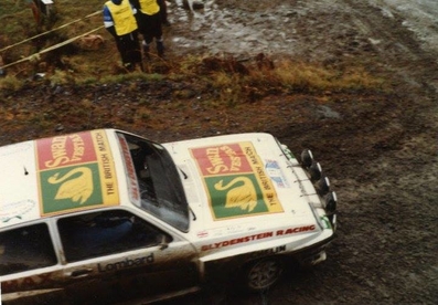 Terry Kaby - Mike Nicholson
31º Lombard RAC Rally 1982. Vauxhall Chevette 2300 HSR (FER 688W). Abandonó por motor en SS56 Grisedale 1 de 29.93 km.

Del 21 al 25 de Noviembre, York, Inglaterra.
Superficie: asfalto - tierra.

El Rally tenia un total de 2970.00 km de los que 711.73 km divididos en 69 tramos eran especiales, (una de ellas fue cancelada SS46 Yair de 8.53 Km).

Se inscribieron 161 equipos, tomaron la salida 146, finalizaron 63.@
Palabras clave: Terry_Kaby;Vauxhall;Chevette;Gran_Bretaña;RAC_Rally;1982