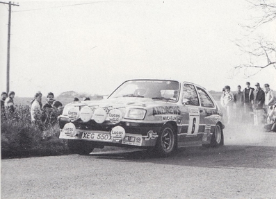 Russell Brookes - Mike Broad
44º Rothmans Circuit of Ireland Rally 1983. Vauxhall Chevette 2300 HSR (XEG 550X). Clasificado 1º.
Andrews Heat for Hire

Del 1 al 5 de Abril, Belfast, Irlanda del Norte.

El Rally tenia un total de 864.82 Km cronometrados divididos en 5 etapas y 54 tramos eran especiales (2 de ellos fueron cancelados SS34 Glen Ellen de 13.26 km y SS41 Ballybuck de 17.28km).

Tomaron la salida 105 equipos, finalizaron 34.@
Palabras clave: Vauxhall_Chevette;Grupo_B;Circuit_Ireland;Irlanda;1983