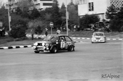 Antonio Zanini Sans - Pedro García
14º Rally Albena - Zlatni Piassatzi - Sliven 1983. Talbot Sunbeam Lotus (BDU 222 Y). Clasificado 1º.

El Renault 5 Turbo de detrá es el de Alexandros Maniatopoulos (Leonidas) - Maria Pavli Korre, abandonó en el tramo SS10.

Del 7 al 9 de Mayo, Albena, Bulgaria.
Superficie: asfalto - tierra.

El Rally tenia un total de 504.00 km cronometrados.

Tomaron la salida 75, finalizaron 35.@
Palabras clave: ;Pedro_Garcia;Albena;Zlatni;Talbot;Sunbeam;Lotus;Grupo_B;1983;Bulgaria