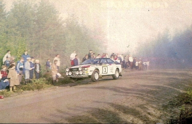 Stig Blomqvist - Bjorn Cederberg
33º 1000 Lakes Rally 1983. Audi Quattro A2 (IN-YA 34). Clasificado 2º.

Del 26 al 28 de Agosto, Jyväskylä, Finlandia.
Superficie: tierra.

El Rally tenia un total de 1461.00 km de los que 472.63 km divididos en 50 tramos, eran especiales.

Se inscribieron 180 equipos, tomaron la salida 174, finalizaron 71.@
Palabras clave: Stig_Blomqvist;Audi;Quattro;Finlandia;Grupo_B;1983;