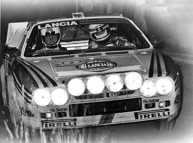 Markku Alén - Ilkka Kivimäki
33º 1000 Lakes Rally 1983. Lancia Rally 037 (TO-X98907). Clasificado 3º.

Del 26 al 28 de Agosto, Jyväskylä, Finlandia.
Superficie: tierra.

El Rally tenia un total de 1461.00 km de los que 472.63 km divididos en 50 tramos, eran especiales.

Se inscribieron 180 equipos, tomaron la salida 174, finalizaron 71.@
Palabras clave: Markku_Alen;Lancia;Finlandia;1983;Grupo_B
