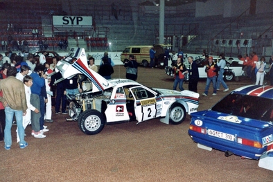 Markku Alén - Ilkka Kivimäki
33º 1000 Lakes Rally 1983. 2# Lancia Rally 037 (TO-X98907). Clasificado 3º.

El 7# Opel Manta 400 (GG-CT 310) es el de Henri Toivonen - Fred Gallagher. Abandonó por daños de motor a causa de una salida de pista.
Del 26 al 28 de Agosto, Jyväskylä, Finlandia.
Superficie: tierra.

El Rally tenia un total de 1461.00 km de los que 472.63 km divididos en 50 tramos, eran especiales.

Se inscribieron 180 equipos, tomaron la salida 174, finalizaron 71.@
Palabras clave: Markku_Alen;Lancia;Finlandia;1983;Grupo_B;Parque_Cerrado