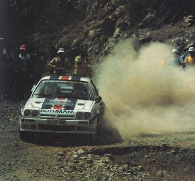 Ari Vatanen - Terry Harryman
30º Rothmans Acropolis Rally 1983. Opel Manta 400 (GG-CP 680). Clasificado 4º.
Rothmans Opel Rally Team

Del 30 de Mayo al 2 de Junio, Atenas, Grecia.
Superficie: tierra.

El Rally tenia un total de 2264 km de los que 843.30 km divididos en 45 tramos eran especiales, (uno de ellos fue cancelado SS22 Tsouka de 6.57 km).

Tomaron la salida 120 equipos, finalizaron 36.@
Palabras clave: Opel;Manta;Grecia;Grupo_B;1983;Acropolis