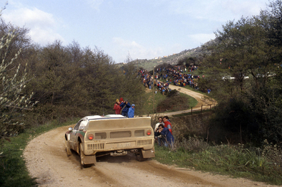 Carlo Capone - Luigi Pirollo
6º Rally Costa Smeralda 1983. Lancia Rally 037 (TO Y70772). Clasificado 4º.
Jolly Club

Del 23 al 26 de Marzo, Porto Cervo.
Superficie: tierra.

El Rally tenia 38 tramos cronometrados (2 de ellos fueron cancelados, SS23 y SS34).
Desconocemos de cuantos kilómetros tanto totales como cronometrados constaba la prueba.

Se inscribieron 103 equipos, finalizaron 31.@
Palabras clave: Carlo_Capone;Lancia;Rally;Grupo_B;Costa_Smeralda;Esmeralda;1983