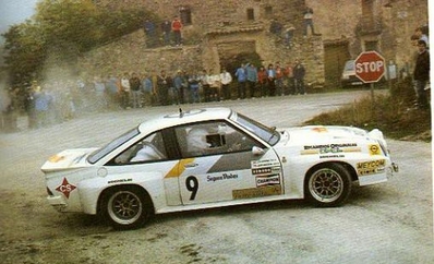 Juan Carlos Oñoro - Jose López Orozco
19º Rally Catalunya 1983. Opel Manta 400 (1-M-9067-P). Clasificado 4º.
Opel Team España

Foto en el tramo de Santa Perpetua, hoy en dia llamado "Querol" del WRC, con asfalto bueno, limpio y mas ancho.

Del 21 al 23 de Octubre, Catalunya, España.
Superficie: asfalto.

El Rally tenia un total de 356.90 km cronometrados, desconocemos en cuantos tramos especiales se dividian.

Tomaron la salida 97 equipos, finalizaron 54.
@
Palabras clave: Opel;Manta;Grupo_B;Catalunya;1983