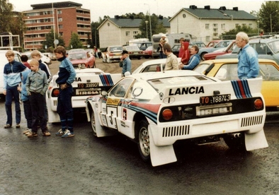 Pentti Airikkala - Juha Piironen
33º 1000 Lakes Rally 1983. Lancia Rally 037 (TO-Y88743). Clasificado 5º.

Del 26 al 28 de Agosto, Jyväskylä, Finlandia.
Superficie: tierra.

El Rally tenia un total de 1461.00 km de los que 472.63 km divididos en 50 tramos, eran especiales.

Se inscribieron 180 equipos, tomaron la salida 174, finalizaron 71.@
Palabras clave: ;Rally;Lancia;Finlandia;1983;Grupo_B