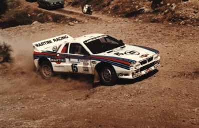 Attilio Bettega - Maurizio Perissinot
30º Rothmans Acropolis Rally 1983. Lancia Rally 037. Clasificado 5º.

Del 30 de Mayo al 2 de Junio, Atenas, Grecia.
Superficie: tierra.

El Rally tenia un total de 2264 km de los que 843.30 km divididos en 45 tramos eran especiales, (uno de ellos fue cancelado SS22 Tsouka de 6.57 km).

Tomaron la salida 120 equipos, finalizaron 36.@
Palabras clave: ;Lancia;Rally;Grupo_B;Acropolis;Grecia;1983